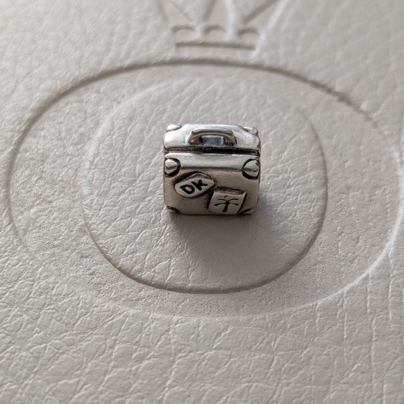 Pandora Suitcase Charm - Picture 2 of 10